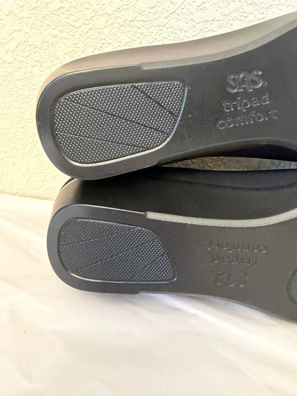 SAS Black Slip-On Wedge Loafers Sz 8W tri pad comfort
